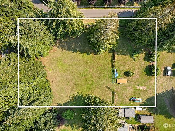 3rd image of 205 XX SE 24th Street