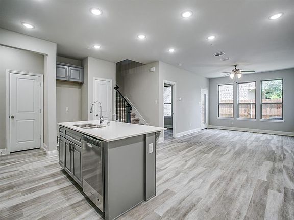 3rd image of 6420 Burbank Way