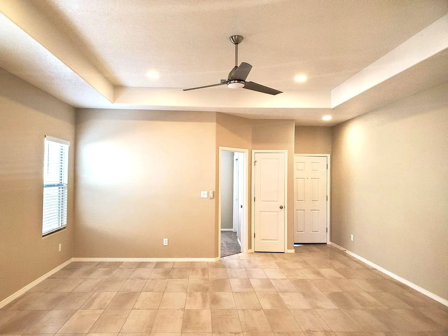 Amazing newer 4 bedroom home in Los Lunas! Built in 2023. Great location. — Photo 3