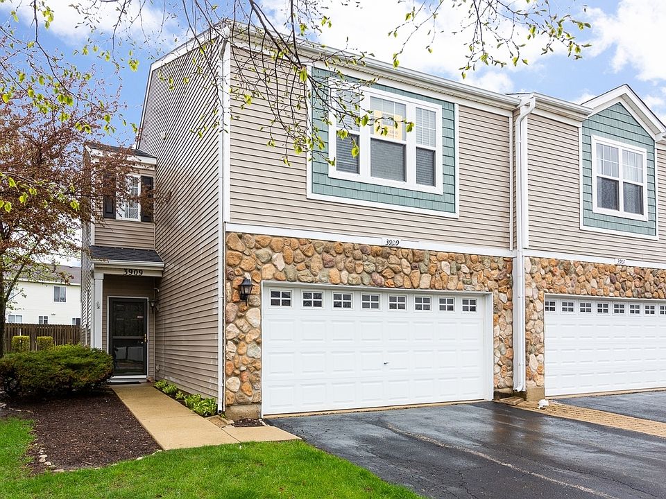 1st image of 3909 Blackstone Dr