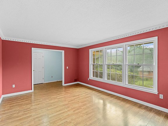 2nd image of 1824 Mountside Dr