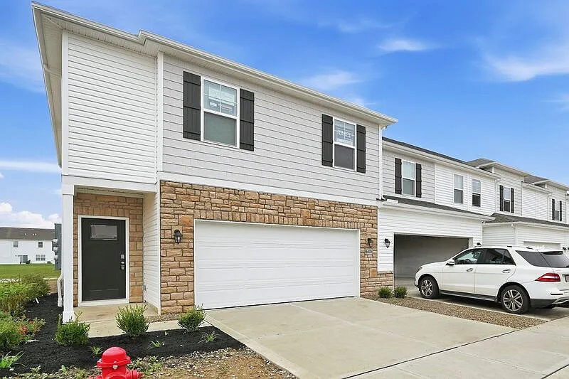 4 bed, 2.5 bath, $2,750 — Photo 1