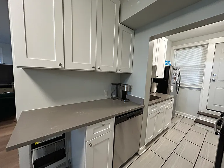 2119 N Campbell Ave #1F — Photo 7