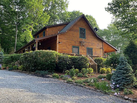 4th image of 631 Yellow Daisy Ln