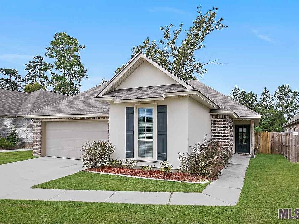 1st image of 32399 N Moss Dr