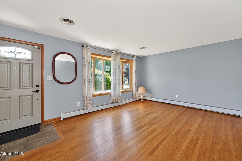 5th image of 78 McNutt Avenue