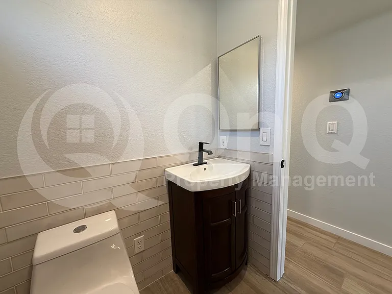 3037 W Monmouth St — Photo 28
