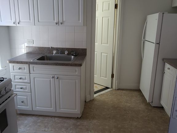 3rd image of 4846-52 W Hutchinson St #4848-3B