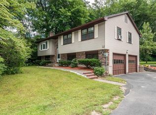 81 Simonds Ave, Collinsville, CT 06019