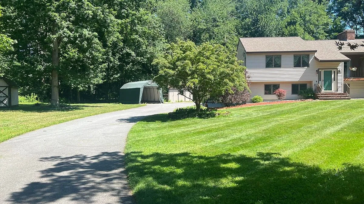 2 bed, 2.0 bath, 2364 sqft, $3,800 — Photo 3