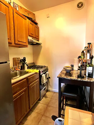 Rented by Mauro Bros Real Estate Services LLC | media 16