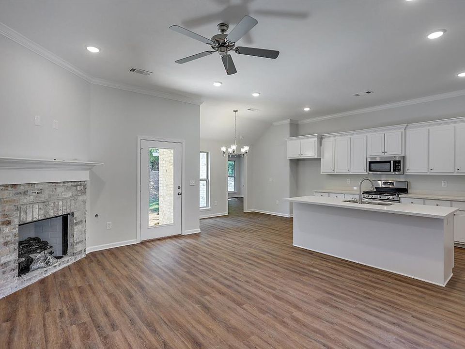 2nd image of 2073 Pebble Creek Dr