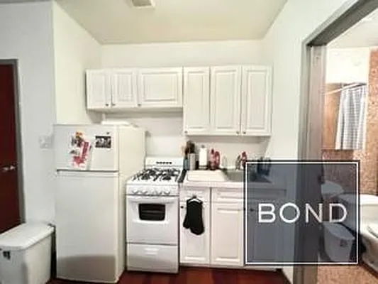 Rented by Bond New York | media 8