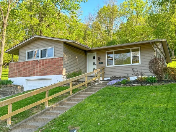 213 E Main St, Cleves, OH 45002