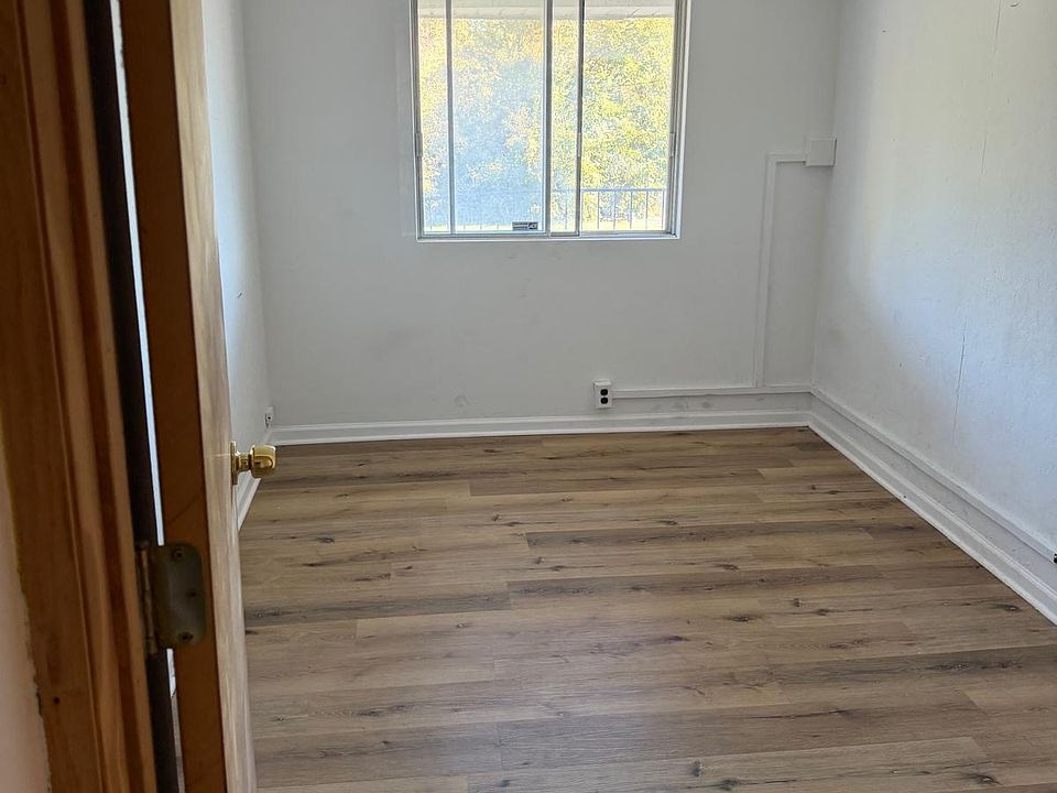 1st image of 339 S Green Bay Rd #2S