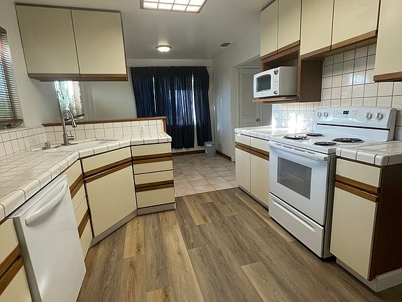 3rd image of 4007 Mulberry Ln