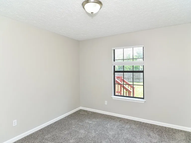 312 Pine Ridge Ln — Photo 13