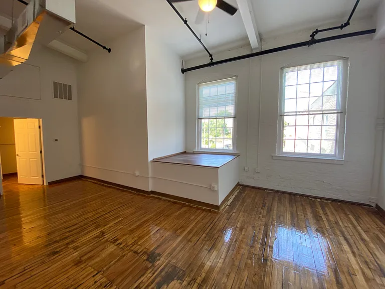 Riverside Lofts — Photo 15