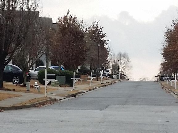 4th image of 810 Clairidge Ln