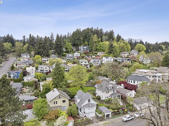 5th image of 4217 SW View Point Ter