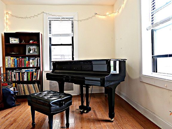 3rd image of 1035 Washington Ave APT 5N