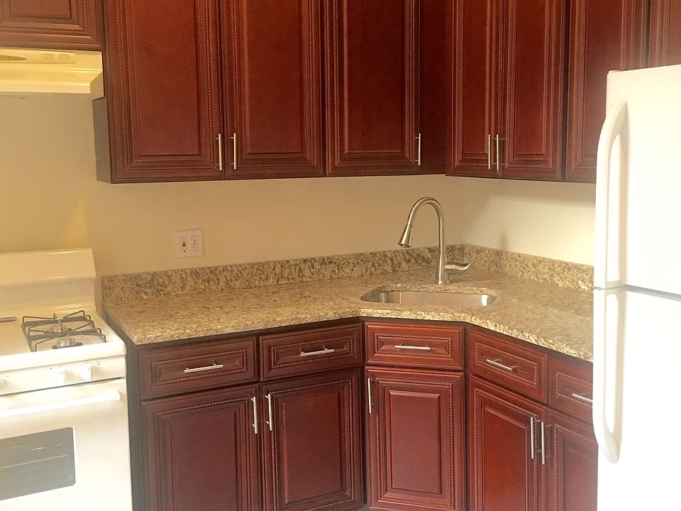 1st image of 275 W 144th St APT 3