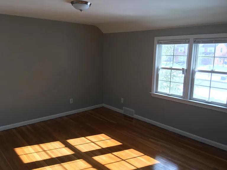 23219 Beachwood Blvd — Photo 8