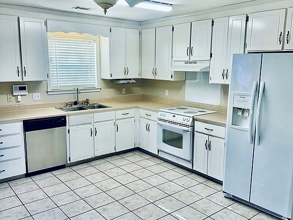 5th image of 969 Hinton Waters Ave