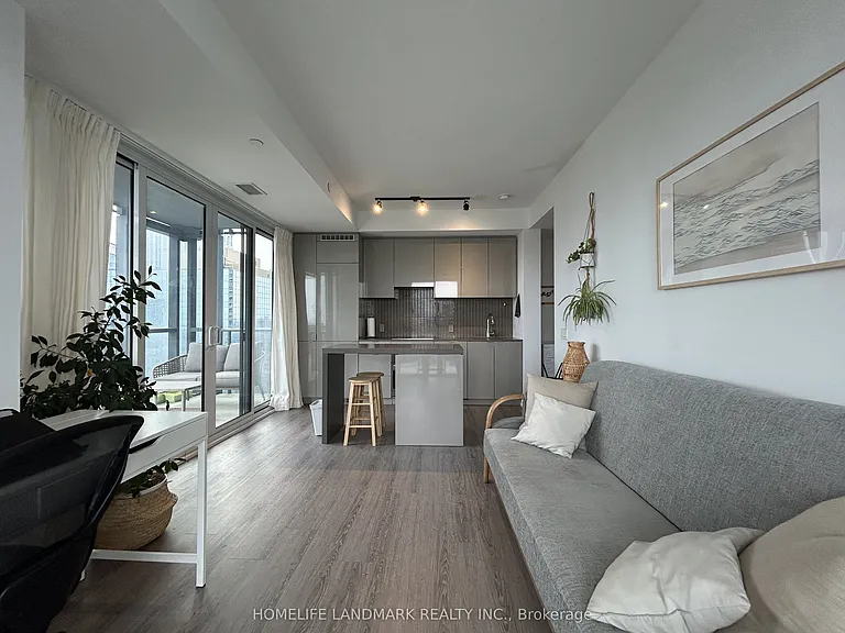 7 Grenville St #3410 — Photo 9