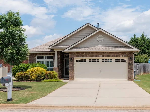 236 Scottish Ave, Simpsonville, SC 29680