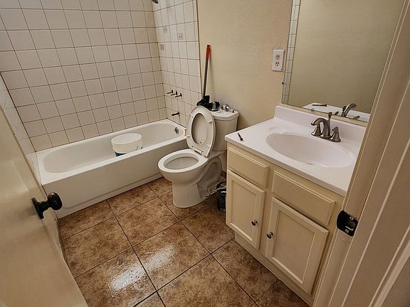 3rd image of 15466 Kiamichi Rd APT 2