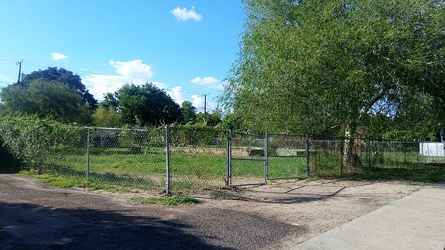 2nd image of 1101 S Nebraska Ave