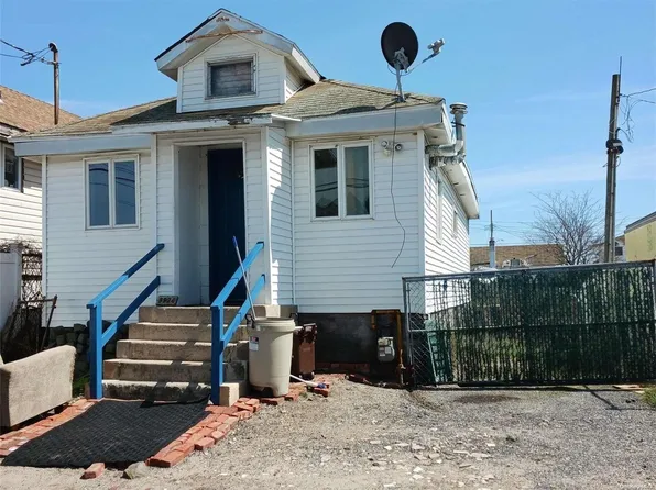 99-24 Russell Street, Hamilton Beach, NY 11414
