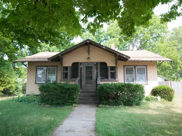 406 N Lagrave St, Paw Paw, MI 49079