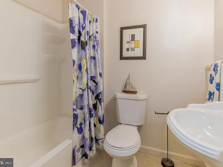 2024 Evansdale Dr — Photo 41