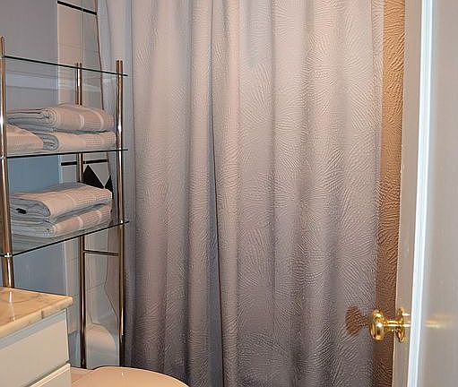4th image of 945 Darien Way #3