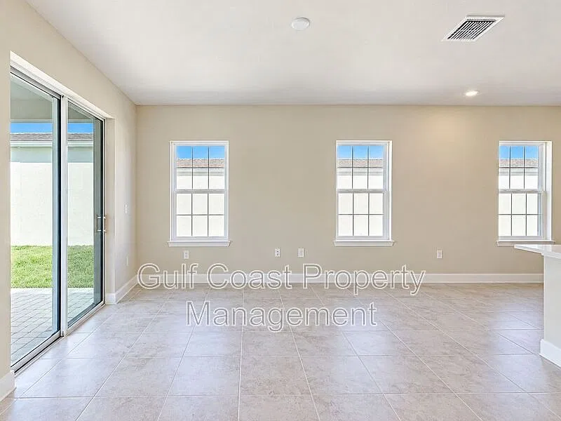 3 bed, 2.0 bath, 1500 sqft, $2,999 — Photo 3
