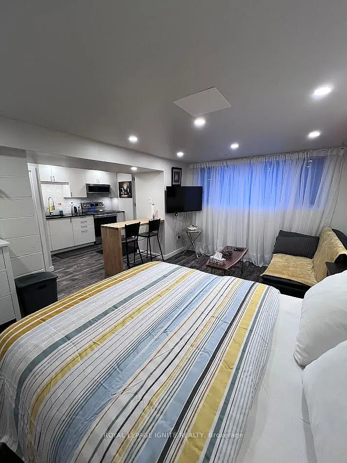 Studio, $1,900 — Photo 4