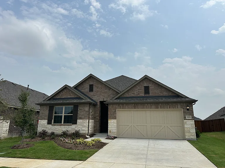1416 Avalon Ct — Photo 6