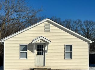 611 School Ave, Cuba, MO 65453