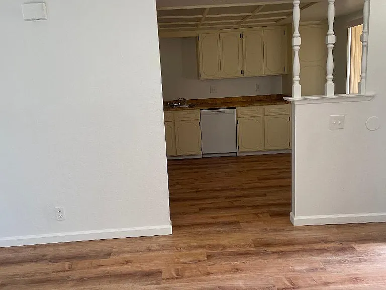 243 W Tulare Ave #C — Photo 10