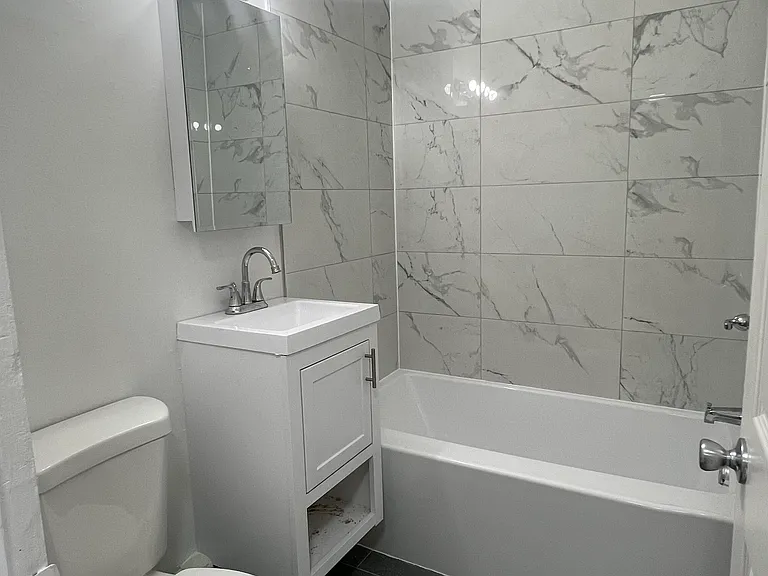 2200 Hamilton Ave #D — Photo 4