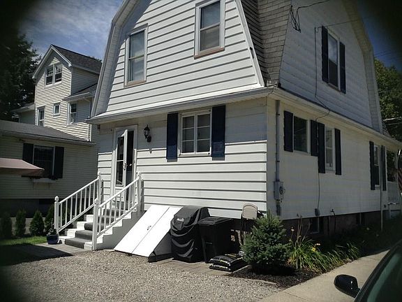 3rd image of 135 W Gibson St