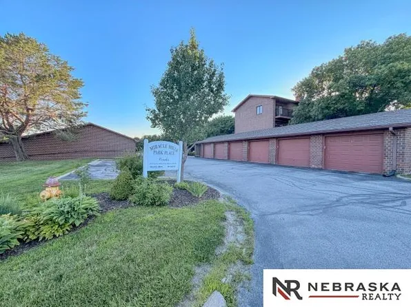 11945 Miracle Hills Dr APT 20, Omaha, NE 68154