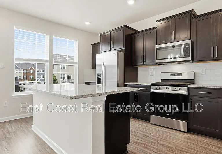 5123 Ironsides Dr — Photo 6