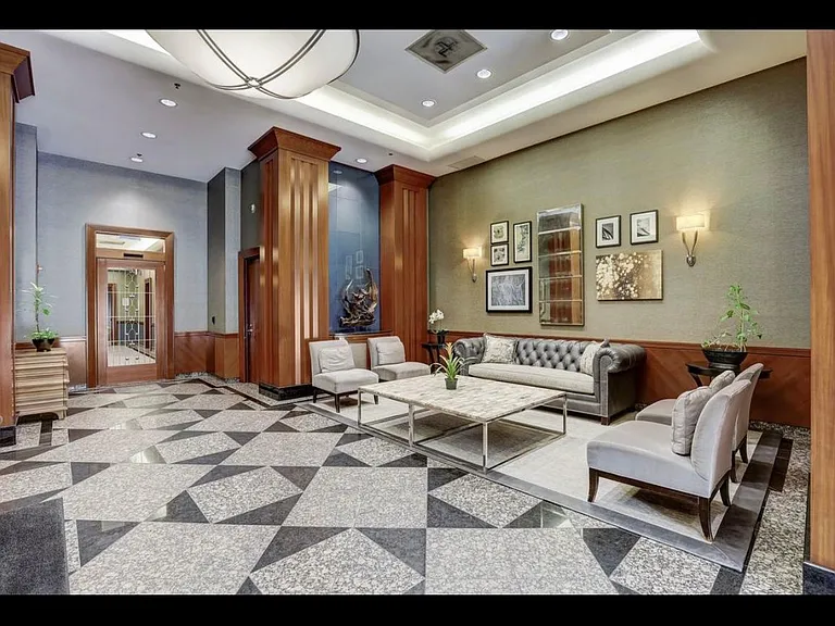 545 N Dearborn St #1905 — Photo 17
