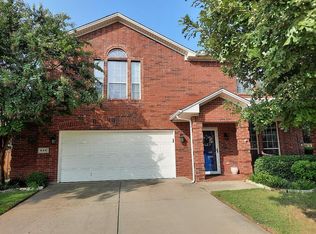 844 Huebner Way, Burleson, TX 76028