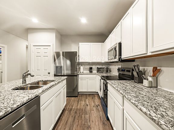 2nd image of 10504 Cedar Ct