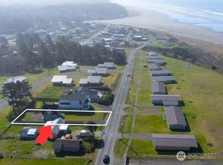 34 N 1st St, Humptulips, WA 98571