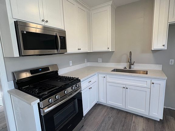 2nd image of 410 N Thornburg St